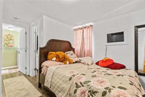 Купить коммерческую недвижимость в Майами-Гарденс, Флорида 240.62м2, № 2044819 - фото 16