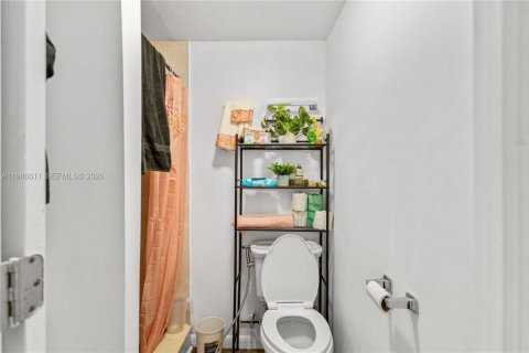 Купить коммерческую недвижимость в Майами-Гарденс, Флорида 240.62м2, № 2044819 - фото 15