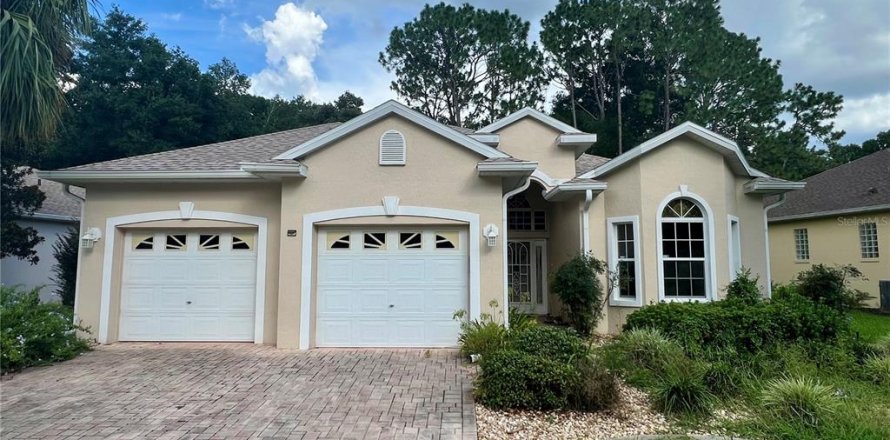 House in Ocala, Florida 3 bedrooms, 155.8 sq.m. № 1847409