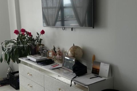 Condominio en alquiler en Sunny Isles Beach, Florida, 2 dormitorios, 118.45 m2 № 1938247 - foto 6