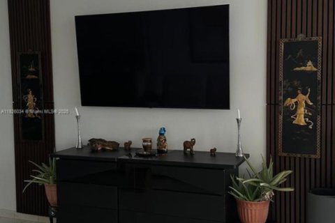Condominio en alquiler en Sunny Isles Beach, Florida, 2 dormitorios, 118.45 m2 № 1938247 - foto 3