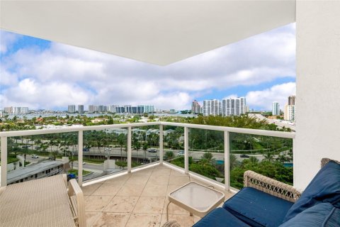 Condominio en venta en Sunny Isles Beach, Florida, 3 dormitorios, 176.51 m2 № 2434033 - foto 11