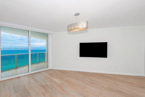 Condominio en venta en Sunny Isles Beach, Florida, 3 dormitorios, 176.51 m2 № 2434033 - foto 21
