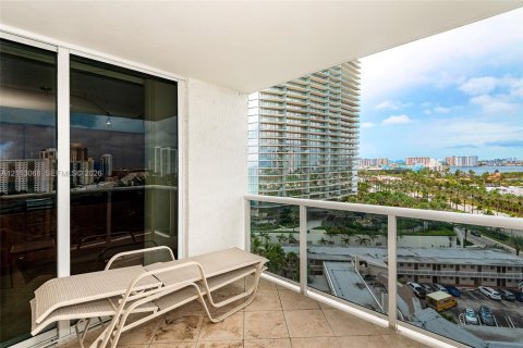 Condominio en venta en Sunny Isles Beach, Florida, 3 dormitorios, 176.51 m2 № 2434033 - foto 12