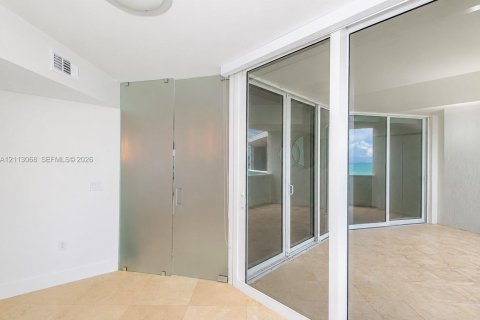 Condominio en venta en Sunny Isles Beach, Florida, 3 dormitorios, 176.51 m2 № 2434033 - foto 14