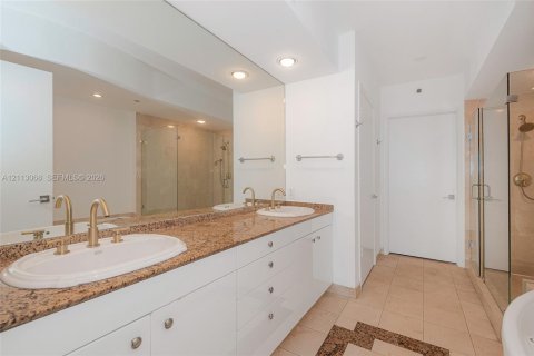 Condominio en venta en Sunny Isles Beach, Florida, 3 dormitorios, 176.51 m2 № 2434033 - foto 24