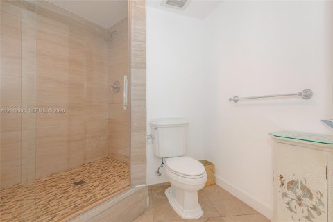 Condominio en venta en Sunny Isles Beach, Florida, 3 dormitorios, 176.51 m2 № 2434033 - foto 15