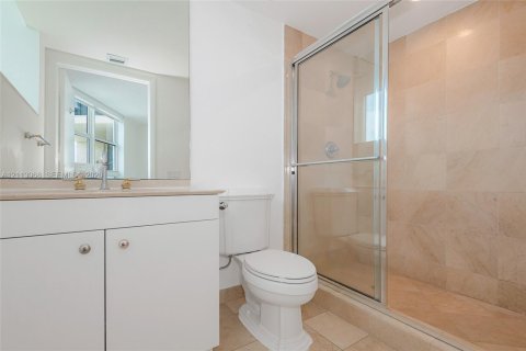 Condominio en venta en Sunny Isles Beach, Florida, 3 dormitorios, 176.51 m2 № 2434033 - foto 19