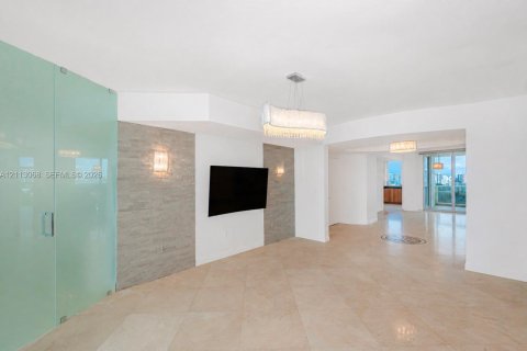 Condominio en venta en Sunny Isles Beach, Florida, 3 dormitorios, 176.51 m2 № 2434033 - foto 4