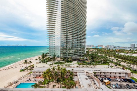Condominio en venta en Sunny Isles Beach, Florida, 3 dormitorios, 176.51 m2 № 2434033 - foto 29