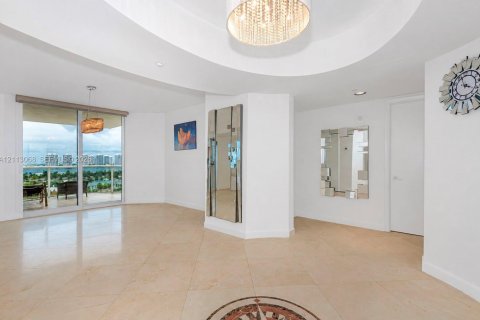 Condominio en venta en Sunny Isles Beach, Florida, 3 dormitorios, 176.51 m2 № 2434033 - foto 6