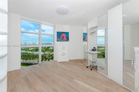 Condominio en venta en Sunny Isles Beach, Florida, 3 dormitorios, 176.51 m2 № 2434033 - foto 16