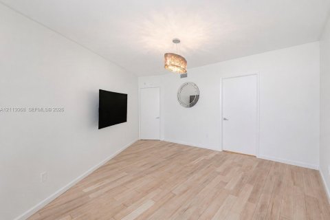Condominio en venta en Sunny Isles Beach, Florida, 3 dormitorios, 176.51 m2 № 2434033 - foto 23