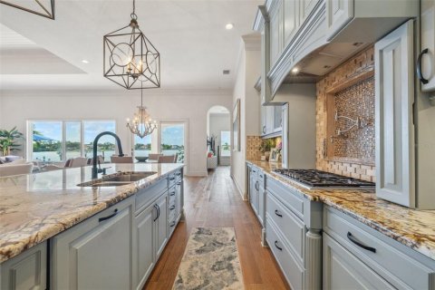 Casa en venta en Saint Petersburg, Florida, 4 dormitorios, 379.69 m2 № 1777521 - foto 2