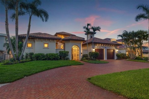 Casa en venta en Saint Petersburg, Florida, 4 dormitorios, 379.69 m2 № 1777521 - foto 12