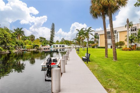 Copropriété à louer à Oakland Park, Floride: 1 chambre, 55.74 m2 № 2432180 - photo 2