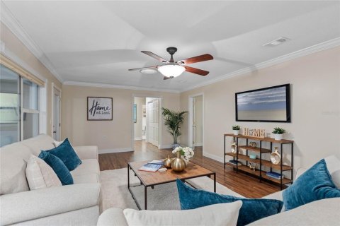 Casa en venta en Tavares, Florida, 4 dormitorios, 214.79 m2 № 1511345 - foto 15