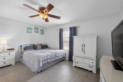 Villa ou maison à vendre à Kissimmee, Floride: 3 chambres, 156.35 m2 № 2344888 - photo 10
