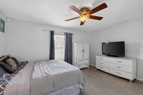 Villa ou maison à vendre à Kissimmee, Floride: 3 chambres, 156.35 m2 № 2344888 - photo 9