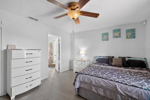 Villa ou maison à vendre à Kissimmee, Floride: 3 chambres, 156.35 m2 № 2344888 - photo 11
