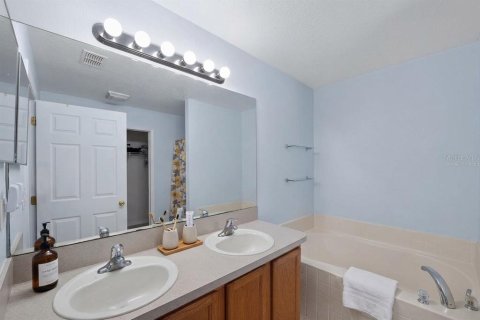 Villa ou maison à vendre à Kissimmee, Floride: 3 chambres, 156.35 m2 № 2344888 - photo 13