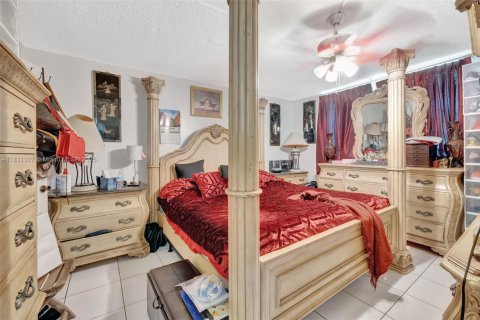 Condo in Lauderdale Lakes, Florida, 2 bedrooms  № 1814244 - photo 6