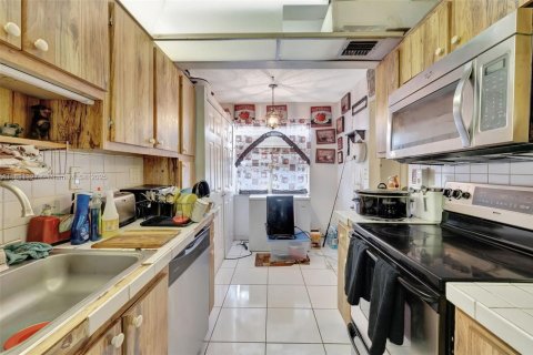 Condo in Lauderdale Lakes, Florida, 2 bedrooms  № 1814244 - photo 4