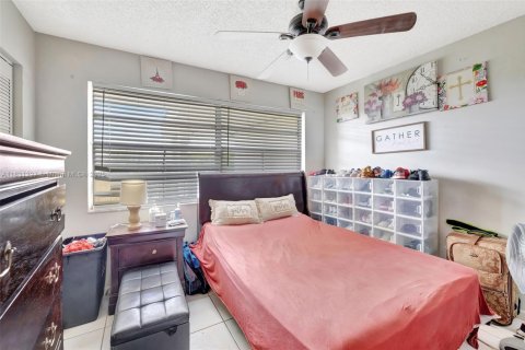 Condo in Lauderdale Lakes, Florida, 2 bedrooms  № 1814244 - photo 8