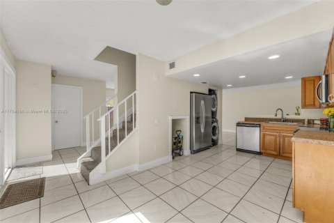 Купить таунхаус в Майами, Флорида 3 спальни, 151.43м2, № 1993365 - фото 4