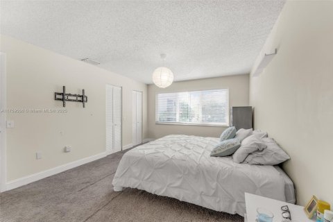 Купить таунхаус в Майами, Флорида 3 спальни, 151.43м2, № 1993365 - фото 17