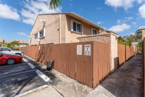 Купить таунхаус в Майами, Флорида 3 спальни, 151.43м2, № 1993365 - фото 24