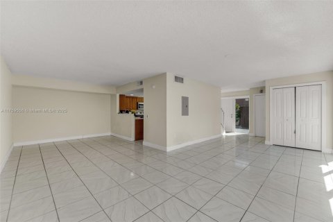 Купить таунхаус в Майами, Флорида 3 спальни, 151.43м2, № 1993365 - фото 7