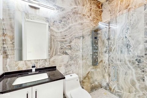 House in Boca Raton, Florida 5 bedrooms, 432 sq.m. № 1927134 - photo 18