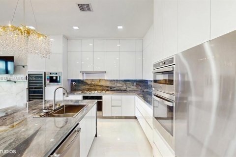 House in Boca Raton, Florida 5 bedrooms, 432 sq.m. № 1927134 - photo 9