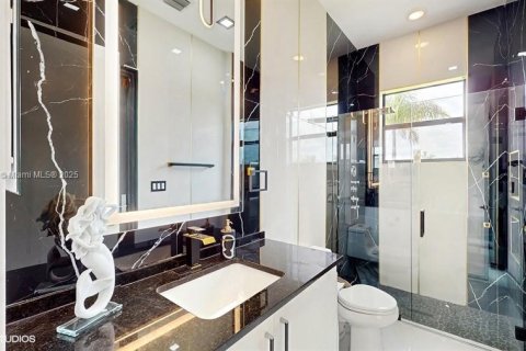 House in Boca Raton, Florida 5 bedrooms, 432 sq.m. № 1927134 - photo 19