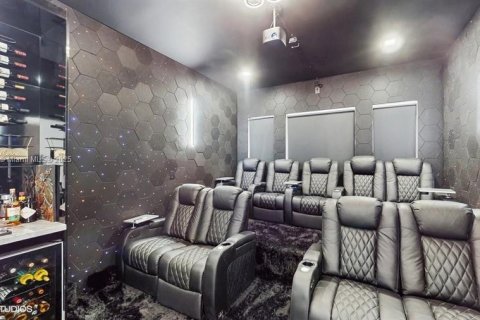 House in Boca Raton, Florida 5 bedrooms, 432 sq.m. № 1927134 - photo 13