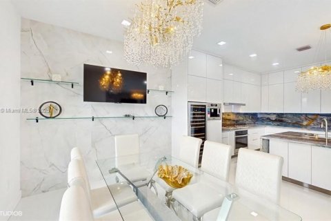 House in Boca Raton, Florida 5 bedrooms, 432 sq.m. № 1927134 - photo 7