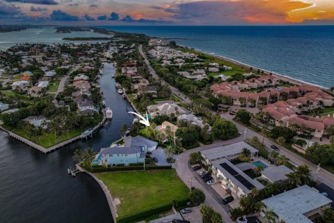 Купить виллу или дом в Оушен-Ридж, Флорида 4 спальни, 180.04м2, № 1224575 - фото 1