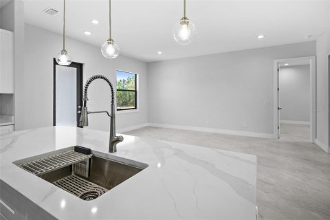 Casa en venta en Port Charlotte, Florida, 3 dormitorios, 157.93 m2 № 1789568 - foto 14