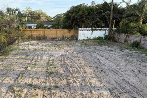 House in Tampa, Florida 5 bedrooms, 503.34 sq.m. № 1083139 - photo 10