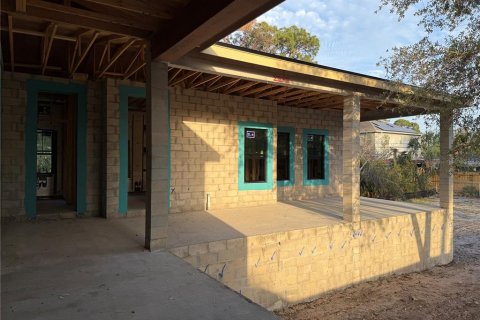 House in Tampa, Florida 5 bedrooms, 503.34 sq.m. № 1083139 - photo 8
