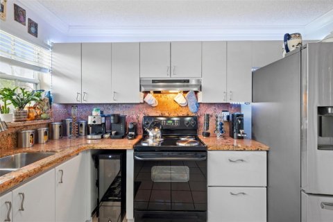 Copropriété à vendre à Coral Gables, Floride: 2 chambres, 108.7 m2 № 1924125 - photo 8