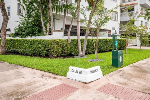 Copropriété à vendre à Coral Gables, Floride: 2 chambres, 108.7 m2 № 1924125 - photo 23