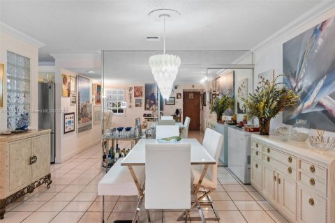 Copropriété à vendre à Coral Gables, Floride: 2 chambres, 108.7 m2 № 1924125 - photo 5