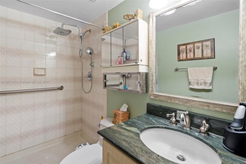 Copropriété à vendre à Coral Gables, Floride: 2 chambres, 108.7 m2 № 1924125 - photo 15