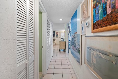 Copropriété à vendre à Coral Gables, Floride: 2 chambres, 108.7 m2 № 1924125 - photo 10