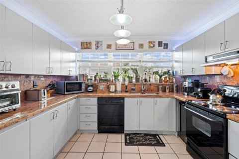 Copropriété à vendre à Coral Gables, Floride: 2 chambres, 108.7 m2 № 1924125 - photo 7