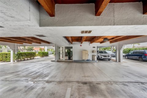 Copropriété à vendre à Coral Gables, Floride: 2 chambres, 108.7 m2 № 1924125 - photo 22