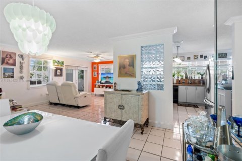 Copropriété à vendre à Coral Gables, Floride: 2 chambres, 108.7 m2 № 1924125 - photo 6