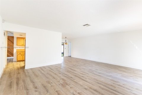 House in Delray Beach, Florida 2 bedrooms, 126.72 sq.m. № 1647600 - photo 5